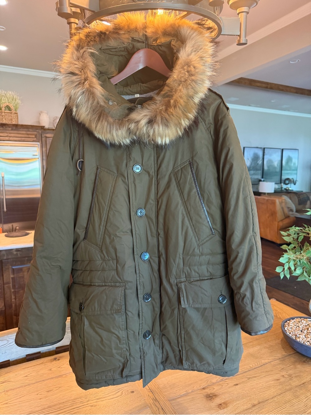 Burberry Olive Green Parka with Brown Fur-Trim Hood/Brand new condition! - Picture 6 of 10
